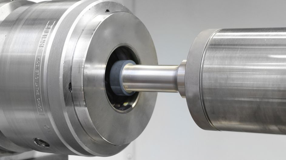 Danobat-Overbeck develops a flexible high-precision grinding machine for Hyperion Materials & Technologies