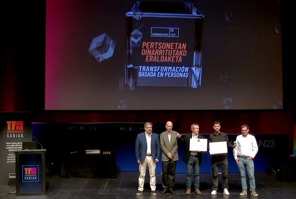 Danobatgroup reconoce el talento emergente en transformación digital en los premios TFG-TFM Mondragon Sariak