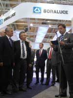 Visita del presidente Alemán al stand de SORALUCE en la EMO 2013